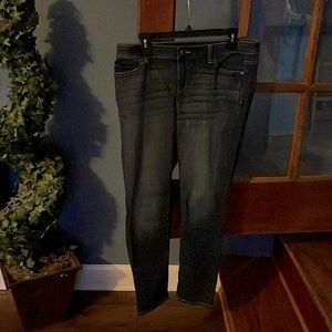 Simply Vera size 12p straight leg denim jeans. Light distress on back pockets.